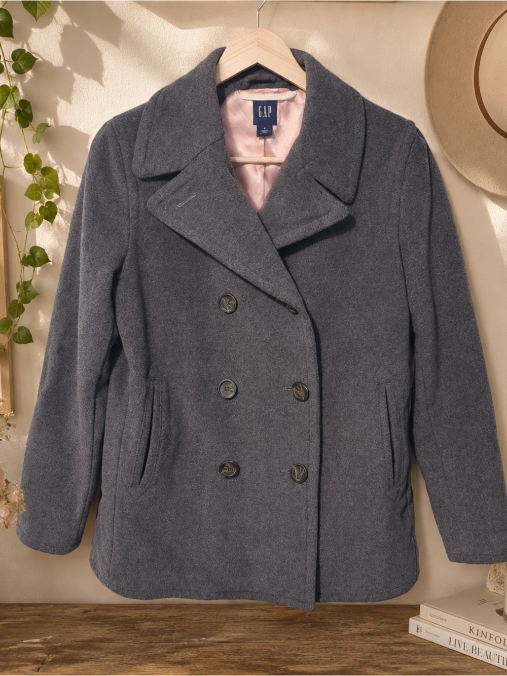 ✨Vintage Style Gap Peacoat ✨